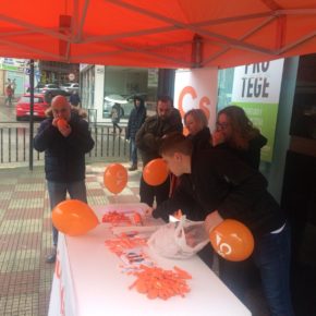 Ciudadanos Siero celebra una carpa informativa con gran acogida vecinal