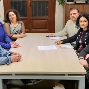 Ciudadanos se reúne con los trabajadores del Ayuntamiento de Langreo.