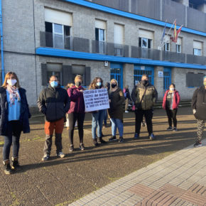 Ciudadanos acude a la protesta organizada por las familias del Colegio Santa Olaya y denuncia la inacción de la Consejería de Educación, para dar solución al problema de seguridad e integración que padece el aula